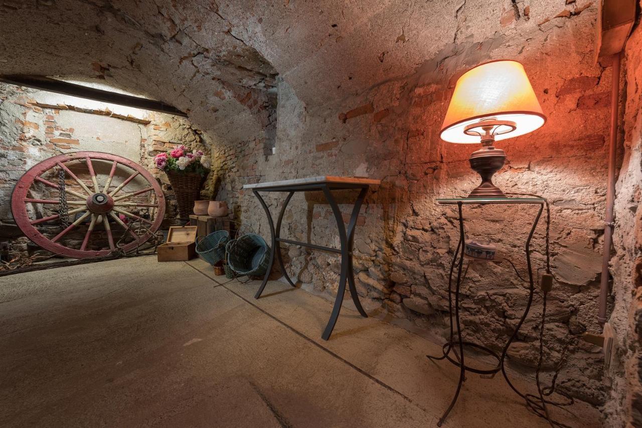 Le Case Di Angelina - Langhe Loft & Suites Farigliano Eksteriør billede